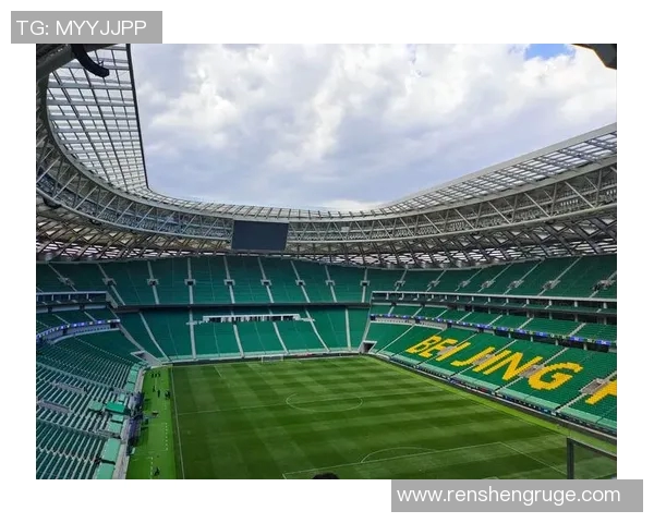 足球明星转场时刻精彩回顾视频展现球场魅力与激情瞬间