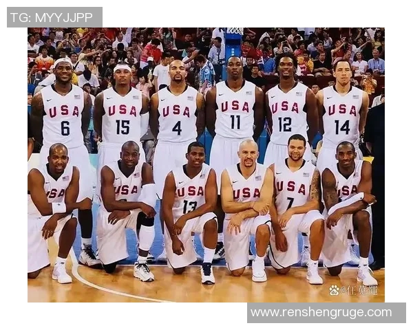 篮球明星与篮球明星亲密合影展现友谊与竞技精神的精彩瞬间